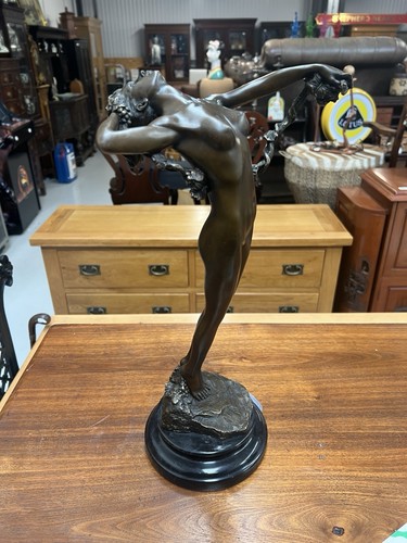 Cast bronze deco style lady - cast,