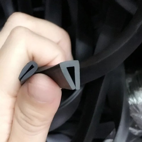 Black rubber channel - channel, edging