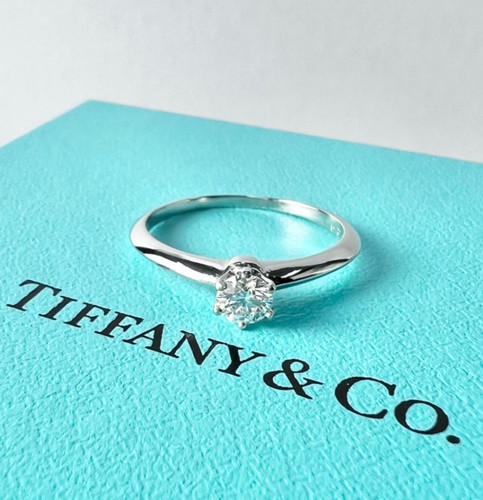 Tiffany platinum 0 24ct - co., 0.24ct