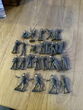 Job Lot Of 26 Vintage Cast Lead Soldiers .