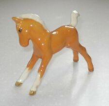 VINTAGE BESWICK FOAL PALOMINO GLOSS SMALL STRETCHED LEGS FACING RIGHT MODEL 815 
