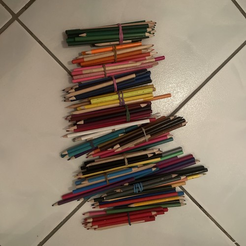 Loose used sharpened coloured - ,