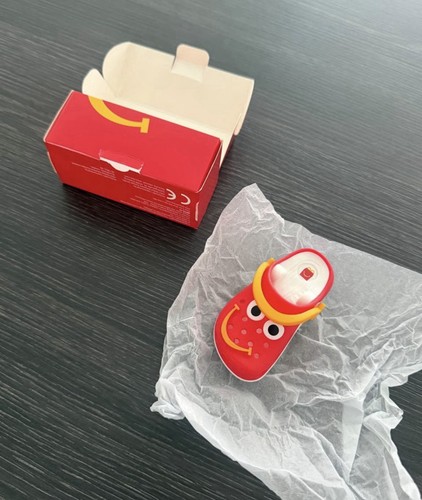 Mcdonald crocs keyring happy - keyring,