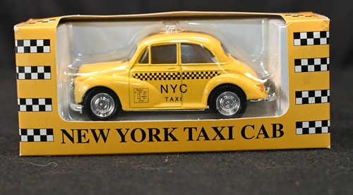 City merchandise morris minor - city,