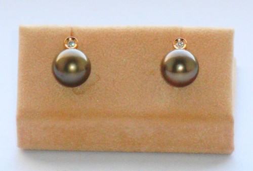Stunning pair large 1cm - pair, of