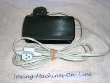 SINGER SEWING MACHINE FOOT