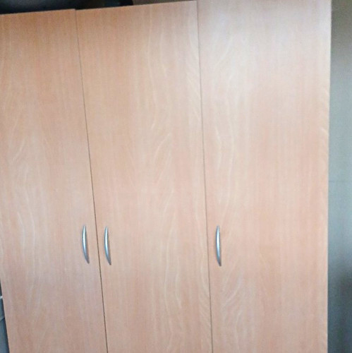 Light wood tone brown - light,