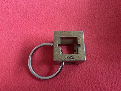 Hanayama cast metal puzzle - cast,