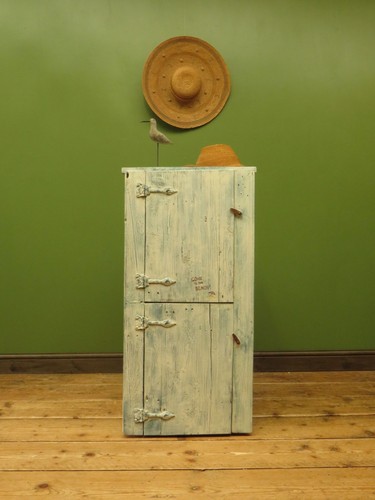 Beach hut style locker - hut,