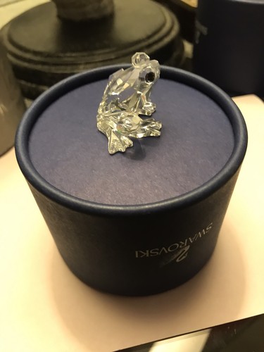Swarovski crystal in - 🐸,