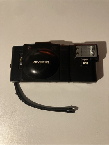 Olympus xa2 35mm compact film - olympus,