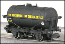 NR-P180 Peco N Gauge Tanker Wagon, The Yorkshire Tar Distillers Ltd