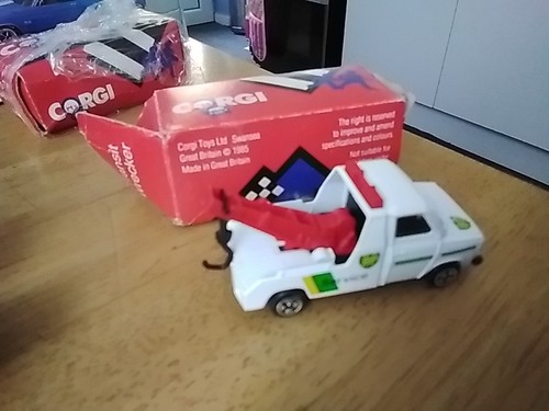 Corgi toys ford wrecker - toys,