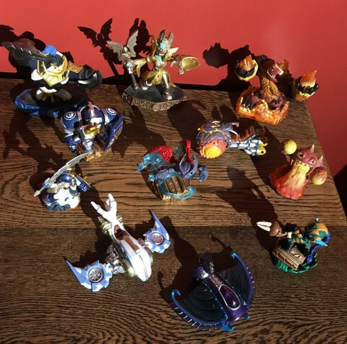 Skylanders figures mixed - skylanders,