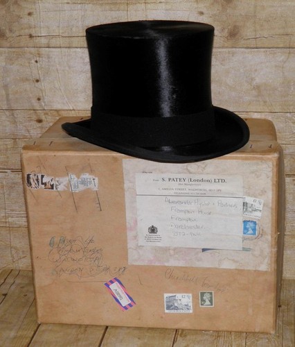Vintage boxed black fur - boxed, felt