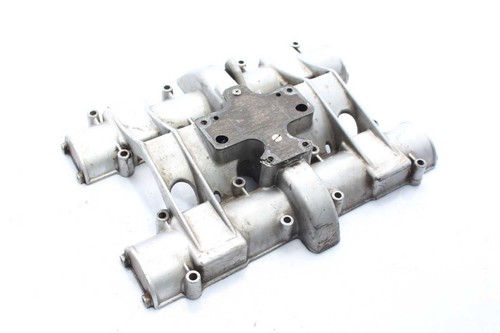 Cylinder head cover - , valve