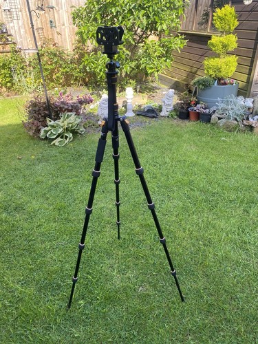 Shooting tripod with - gun, mount