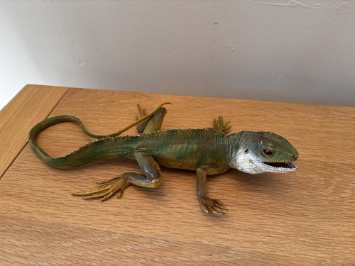 Large vintage aaa iguana - vintage,