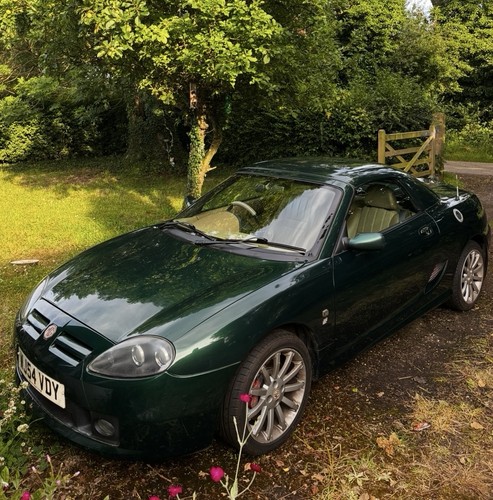 2004 petrol 5 speed - 2004,