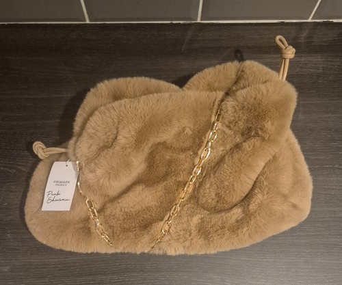 Beige faux fur shoulder - faux,
