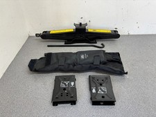 Discovery 3 And 4 Scissor Jack
