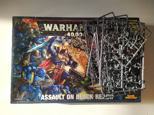 Warhammer 40k orks assault - warhammer,
