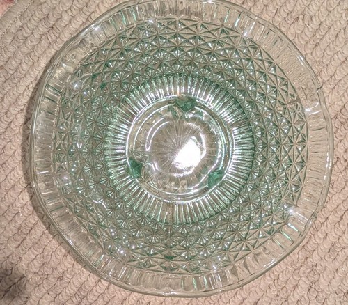 Beautiful vintage green glass - green,