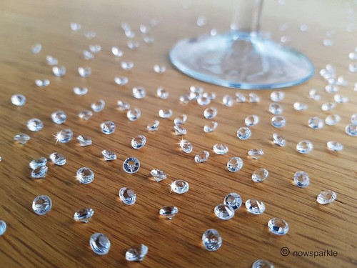 Clear table diamonds confetti - table,