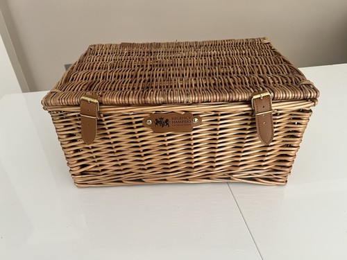 Wicker picnic hamper - /, basket