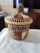 Covered batwa raffia - covered, basket
