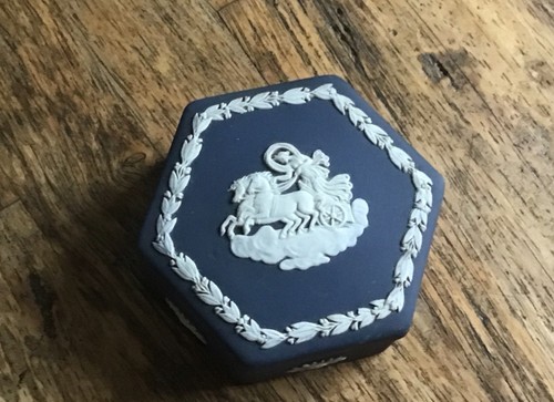 Wedgwood jasperware dark blue - dark,