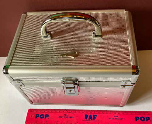 Small aluminium make - small, up