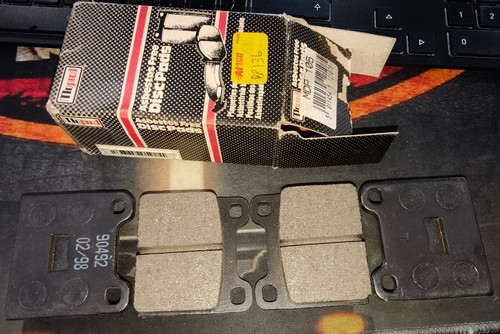 Nos front brake pads - front, vw