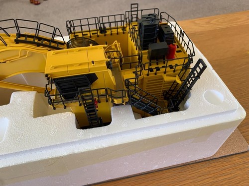 Nzg komatsu 4000 backhoe - nzg, pc