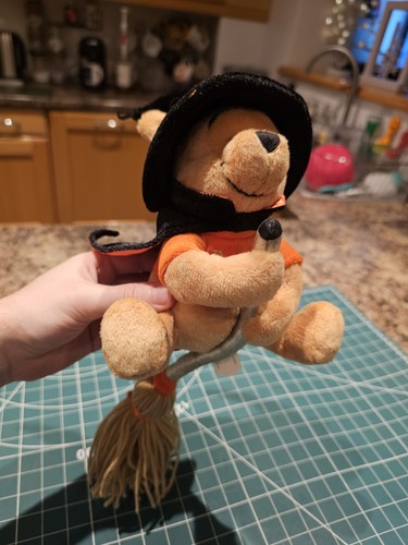Disney store winnie pooh - winnie,