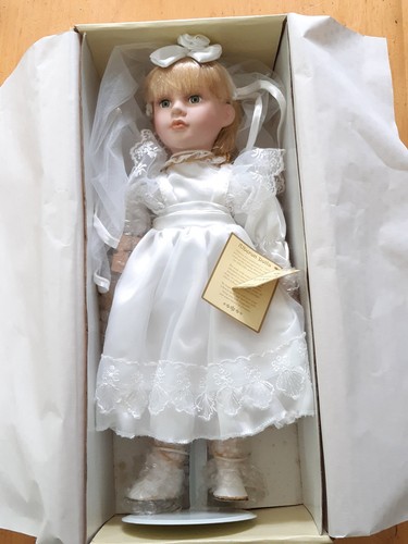 Alberon mary porceline doll - 'mary',