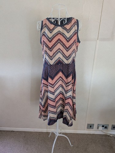 Laura ashley sleeveless - laura,