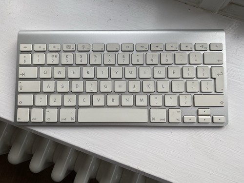 Apple magic wireless keyboard - ,