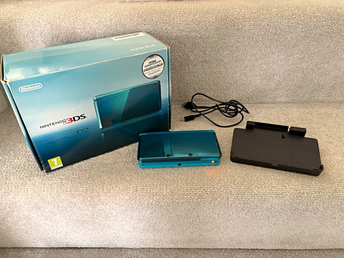 Nintendo 3ds aqua - aqua, boxed