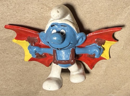 Vintage smurf hang glider 1978 - smurf,