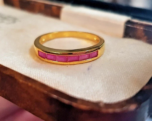 9ct gold ceylon ruby - ❤️,