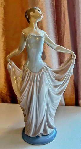 Lladro the dancer figurine - lladro,