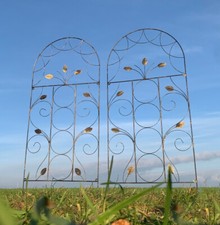 Metal Trellis Garden Plant Support Set of 2 x Leaf Design (120cm x 50cm)
