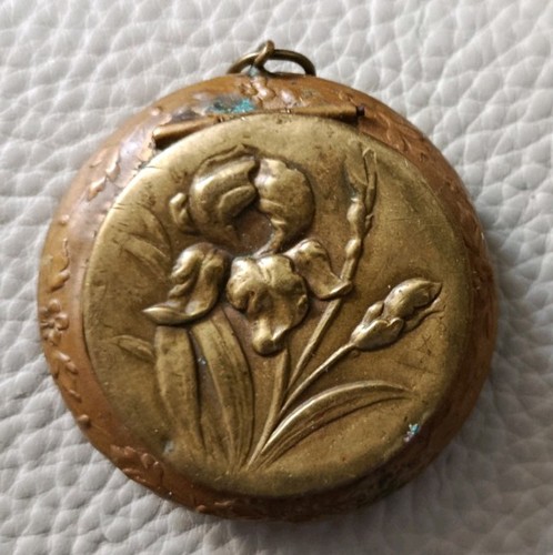 Antique vintage pill - antique/vintage, pill/snuff