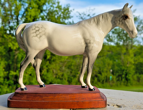 1972 beswick small - beswick, facing
