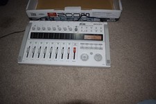 ZOOM  R16 Portable Multitrack