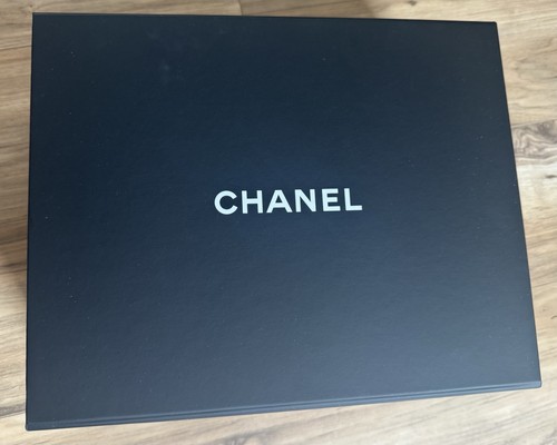 Chanel empty box - chanel,