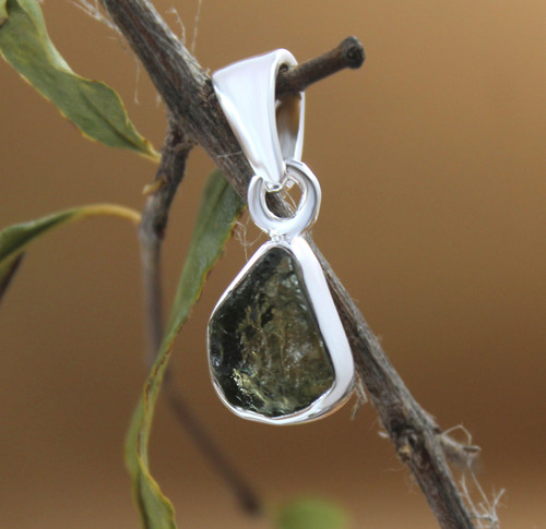 Natural raw moldavite 925 - moldavite,