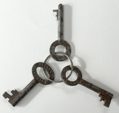 Vintage safe padlock - x,