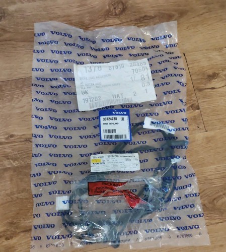 Genuine volvo s40 boot - genuine,